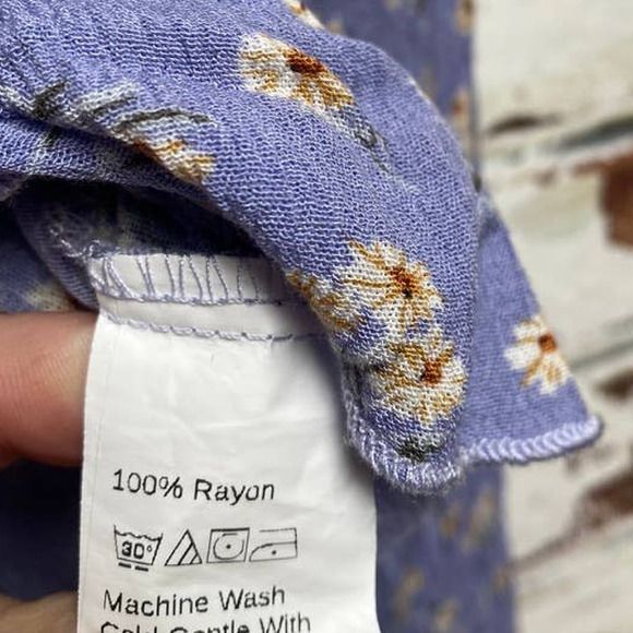 SHEIN Sweet Lilac Daisy Print Long Sleeve Deep V Cropped Waist Tie Blouse - Picture 10 of 12